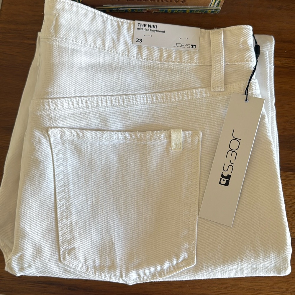 Joe’s Jeans: The Niki - mid rise boyfriend
